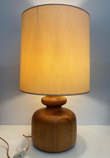 Vintage Zweedse grenen tafellamp AB Ellysett Yngve Ekström beschikbaar voor biedingen