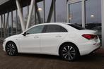Mercedes A-Klasse Limousine A250e 218PK AUTOMAAT PREMIUM Nav, Auto's, Mercedes-Benz, Gebruikt, 4 cilinders, Leder en Stof, Wit
