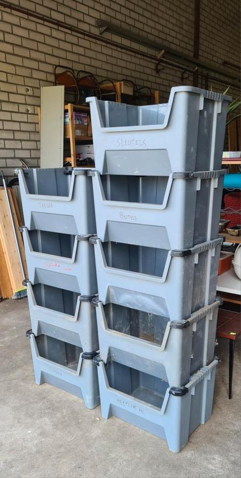 BiGDUG Grote kunststof stapelbakken 9 stuks, Doe-het-zelf en Verbouw, Kratten en Dozen, Gebruikt, Minder dan 35 cm, Ophalen