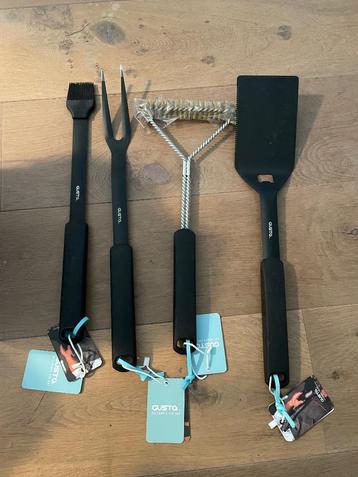 Gusta BBQ accessoires 4 delig Nieuw! beschikbaar voor biedingen