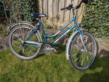 Degelijke en sportieve fiets van het Zwitserse merk Mondia beschikbaar voor biedingen