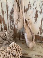 Oude zijde balletschoentjes maat 35, Antiek en Kunst, Ophalen of Verzenden