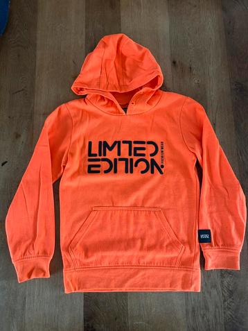 Neon oranje trui maat 134/140 beschikbaar voor biedingen