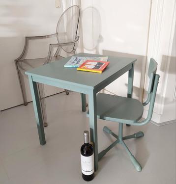 Kinderstoel Kindertafel Bureautje Vintage Brocante Groen beschikbaar voor biedingen