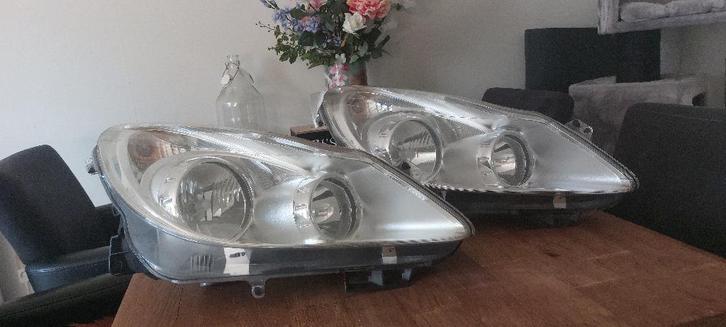 1 rechter koplamp en 1 linker koplamp opel corsa D 2010, Auto-onderdelen, Verlichting, Opel, Gebruikt, Ophalen of Verzenden