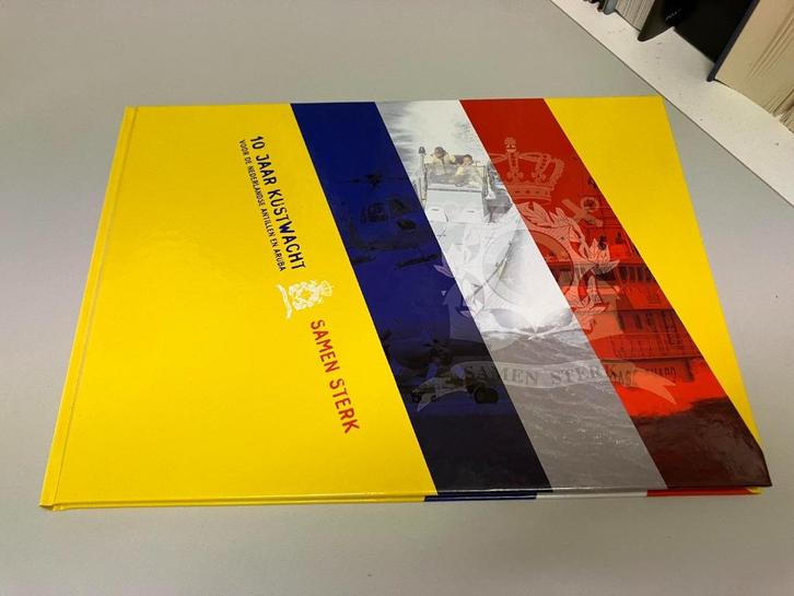 10 jaar kustwacht voor de NL Antillen en Aruba, Boeken, Oorlog en Militair, Gelezen, 1945 tot heden, Ophalen of Verzenden