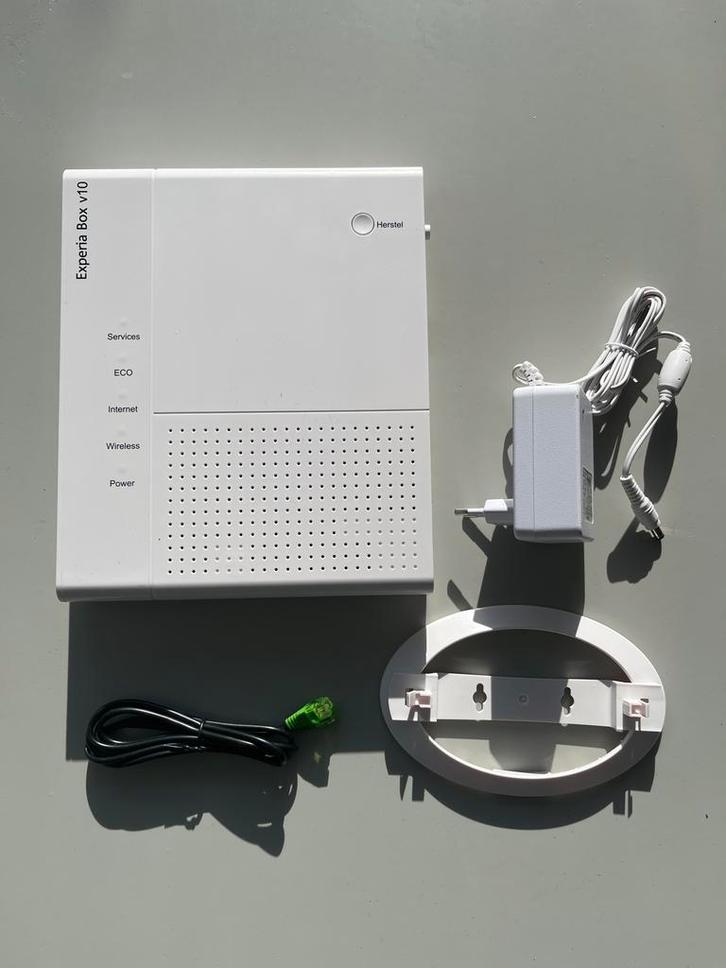 Experia Box V10 - Router met Modem, Computers en Software, Routers en Modems, Gebruikt, Router met modem, Ophalen of Verzenden