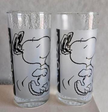 Twee Glazen Snoopy beschikbaar voor biedingen