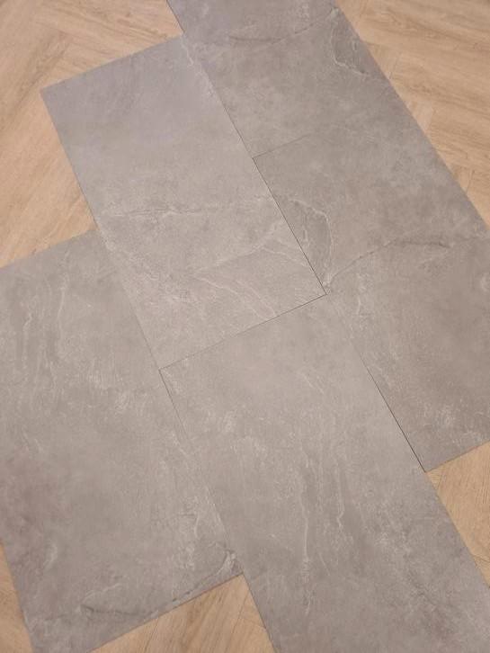 Ambiant PVC dryback vloer, Huis en Inrichting, Stoffering | Vloerbedekking, Nieuw, Overige typen, Grijs, 50 tot 75 m², Ophalen