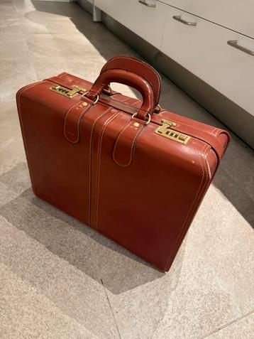 Amiet Pilotenkoffer ongebruikt nieuwstaat beschikbaar voor biedingen