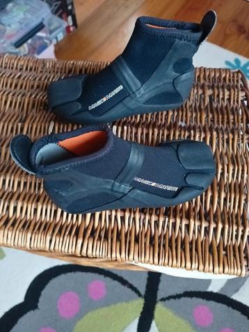 Surf Schoenen Kind Maat 35/36 (valt kleiner) beschikbaar voor biedingen