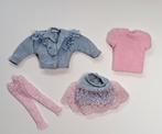 Vintage Mattel Barbie jeans and lace kleertjes 1980s, Verzenden, Zo goed als nieuw, Kleertjes