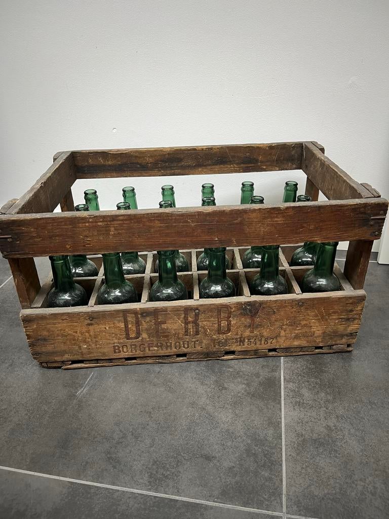 Antieke Derby bierkrat met flesjes uit 1941, Antiek en Kunst, Ophalen