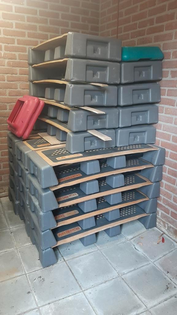 Gebruikte airbench verende steps, Sport en Fitness, Fitnessmaterialen, Gebruikt, Stepbank, Ophalen