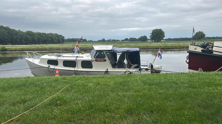 Mooie stalen kruiser met volledig nieuwe stoffering en kap., Watersport en Boten, Motorboten en Motorjachten, Gebruikt, Staal