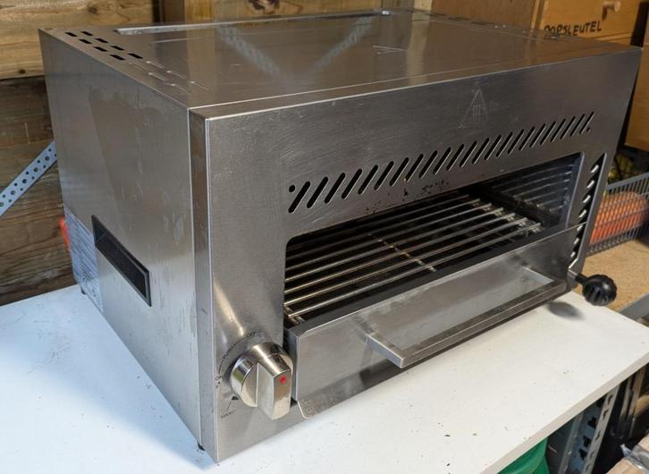 Gasgrill HTG 800 A1, Tuin en Terras, Gasbarbecues, Gebruikt, Ophalen