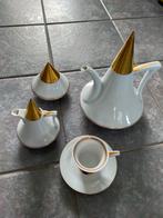 Porseleinen Theeset met Gouden Accenten, Antiek en Kunst, Antiek | Servies compleet, Ophalen of Verzenden
