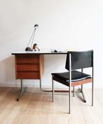Tof vintage bureau met stoel. Hout / metalen retro werktafel, Huis en Inrichting, Bureaus, Gebruikt, Ophalen, Bureau