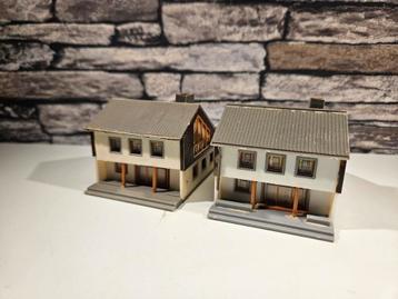 2 bungalows woningen N spoor trein 1:160 beschikbaar voor biedingen