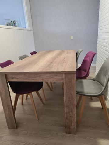 Eetkamertafel zonder stoelen  beschikbaar voor biedingen