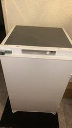 witte inbouw vrieskast, in goede staat, Vrieskast, Minder dan 60 cm, Zo goed als nieuw, Inbouw