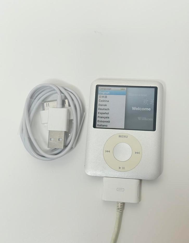 iPod Nano 3e generatie Zilver 4GB, Audio, Tv en Foto, Mp3-spelers | Apple iPod, Gebruikt, Nano, 2 tot 10 GB, Zilver, Ophalen of Verzenden