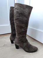 Taupe kleurige suède LAARZEN mt. 41 echt leer, made in Italy, Hoge laarzen, Overige kleuren, Omoda, Ophalen of Verzenden