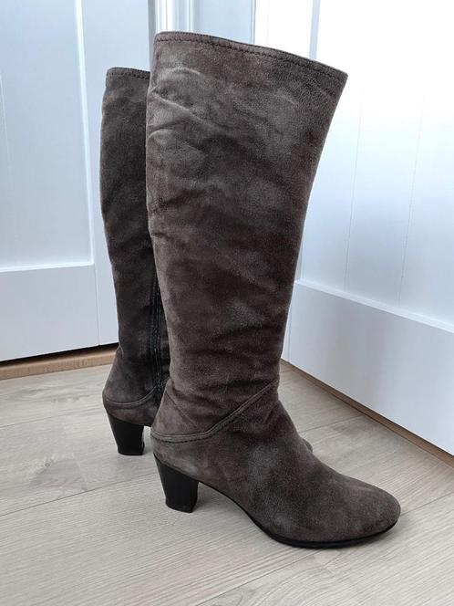 Taupe kleurige suède LAARZEN mt. 41 echt leer, made in Italy, Kleding | Dames, Schoenen, Gedragen, Hoge laarzen, Overige kleuren