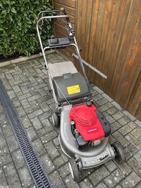 Honda HRD536 grasmaaier, Tuin en Terras, Grasmaaiers, Gebruikt, Benzine-grasmaaier, 50 cm of meer, Cirkelmaaier, Elektrische starter
