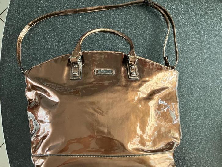 davis jones tas kleur is iets donkerder brons als foto, Sieraden, Tassen en Uiterlijk, Tassen | Damestassen, Gebruikt, Handtas