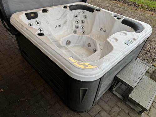 Jacuzzi gebruikt Passion Spa Refresh 5-pers Balboa Inc cover, Tuin en Terras, Bubbelbaden en Hottubs, Zo goed als nieuw, Trap