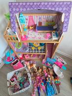 Poppenhuis met Barbies e.d., Ophalen, Gebruikt, Poppenhuis