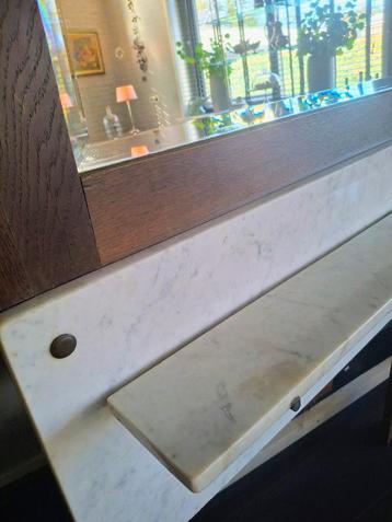 Antieke kaptafel spiegel met marmeren plaat en planchet  beschikbaar voor biedingen