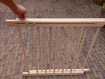 Houten grenen Traphekje - gloednieuw, nooit gebruikt beschikbaar voor biedingen