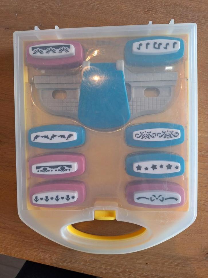 Cuttlebug Randponsjes Set - Compleet!, Hobby en Vrije tijd, Scrapbooking, Gebruikt, Versiering of Embellishment, Cuttlebug, Ophalen of Verzenden