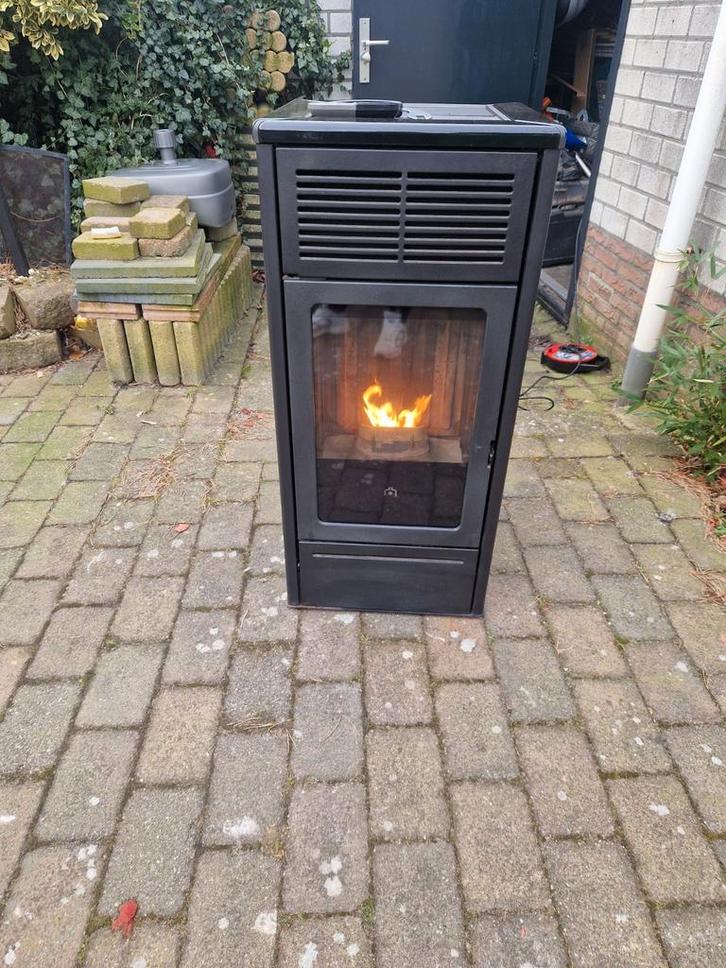 Pelletkachel onderhoud en reparatie, Huis en Inrichting, Kachels, Zo goed als nieuw, Pelletkachel, Overige brandstoffen, Ophalen