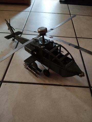 ijzeren apache helikopter TK beschikbaar voor biedingen