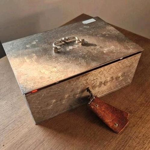 Vintage Beaumont Kluisje met Sleutel, Antiek en Kunst, Antiek | Kantoor en Zakelijk, Ophalen of Verzenden
