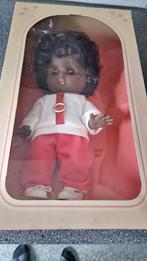 Vintage donker popje in doos, 31 cm, Unica, Nieuw, Ophalen of Verzenden, Pop