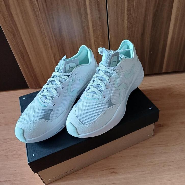 Nieuwe Jordan Delta 3 low WhiteWolf-GreyBarely Green maat 42, Kleding | Heren, Schoenen, Nieuw, Sneakers of Gympen, Wit, Ophalen of Verzenden