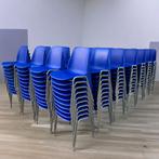 Nieuwe kantinestoelen stapelstoelen kuipstoelen zaalstoelen, Huis en Inrichting, Stoelen, Ophalen, Blauw, Nieuw, Metaal