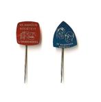 2 verschillende blikken Bejaardensociëteit speldjes, Ophalen of Verzenden, Gebruikt, Merk, Speldje of Pin