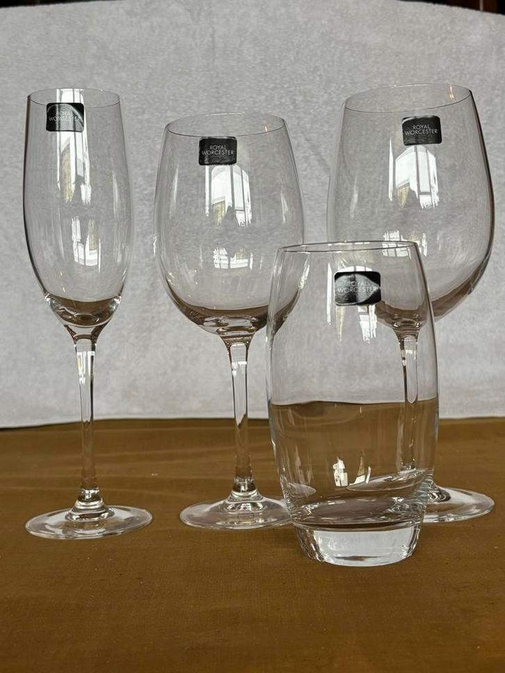 Royal Worcester Glas servies - Nieuw in Doos, Huis en Inrichting, Keuken | Servies, Nieuw, Glas of Glazen, Overige stijlen, Glas