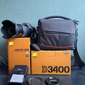 Nikon camera met weinig clicks en extra attributen  beschikbaar voor biedingen