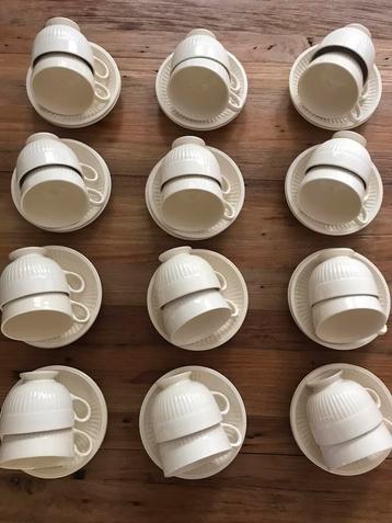 NIEUW! Wedgwood Edme kop en schotel. 12,50 per setje beschikbaar voor biedingen