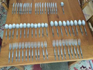 63 delig bestek, vintage, voor zowel, ontbijt als diner beschikbaar voor biedingen