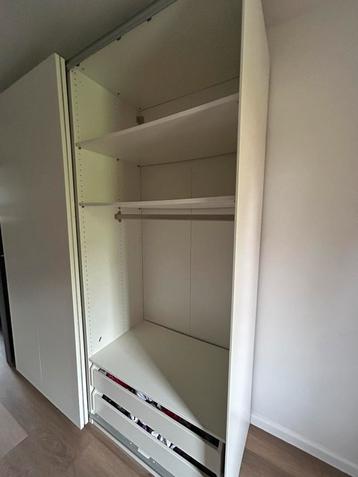 Pax kast van de ikea (240x200)