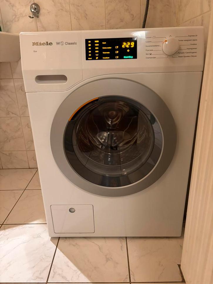 Miele wasmachine WDB030, Witgoed en Apparatuur, Wasmachines, Voorlader, 6 tot 8 kg, 85 tot 90 cm, 1200 tot 1600 toeren, Ophalen