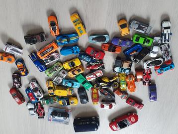 62 speelgoed autootjes  beschikbaar voor biedingen