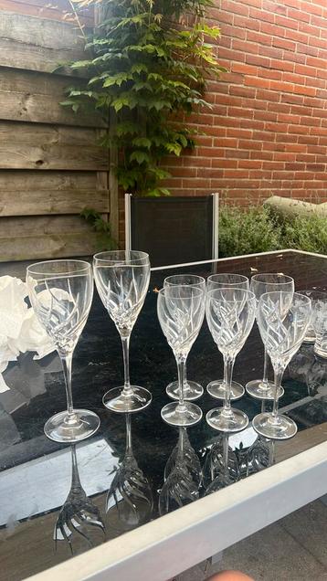 6 kleine/2 grote wijnglazen (kristal?) beschikbaar voor biedingen